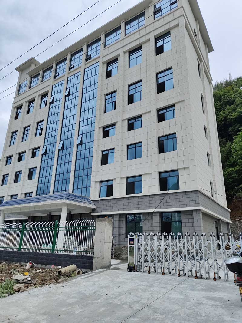 感謝鎮(zhèn)巴縣疾控中心選擇卓水越常規(guī)款實驗室廢水處理設備